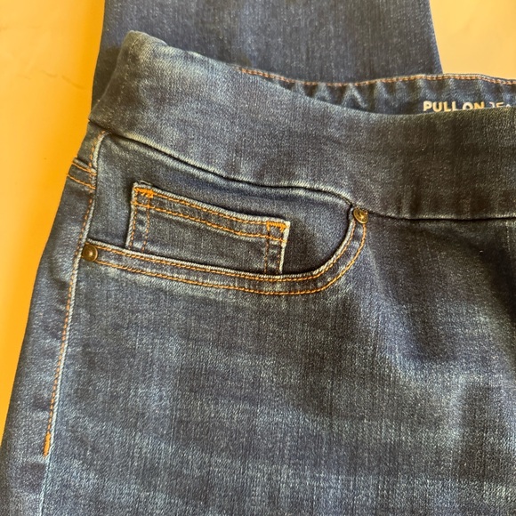 Chicos Pull on Jeans - Picture 8 of 12
